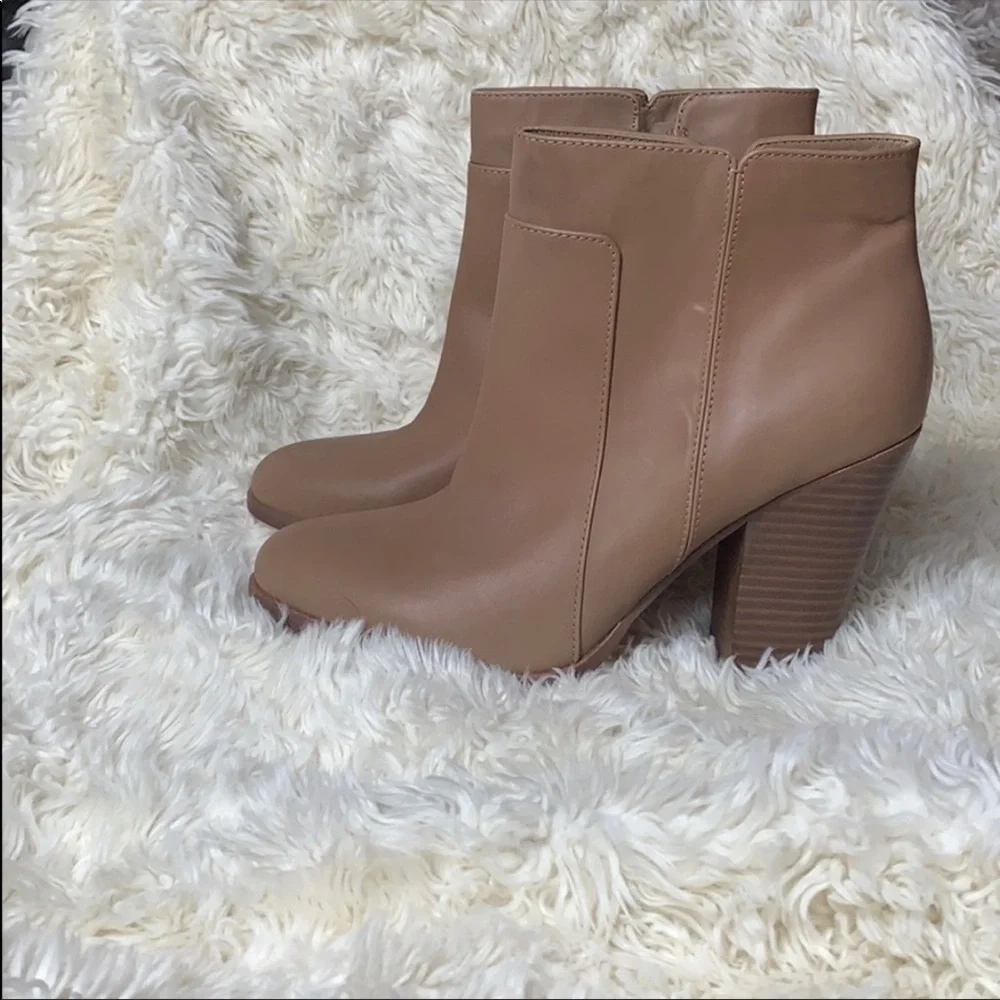 Pour La Victoire Boots-“ROCKER” booties -tan-NWOT-Great & Sexy - Picture 5 of 15